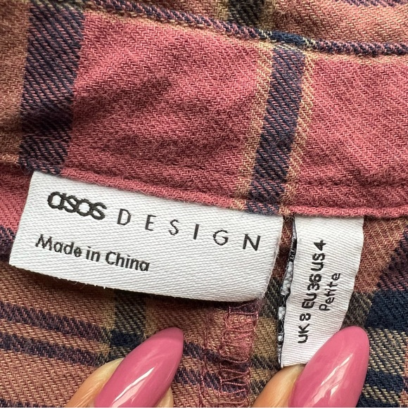 ASOS DESIGN Petite long sleeve boyfriend shirt in dark red and navy check - Picture 11 of 14